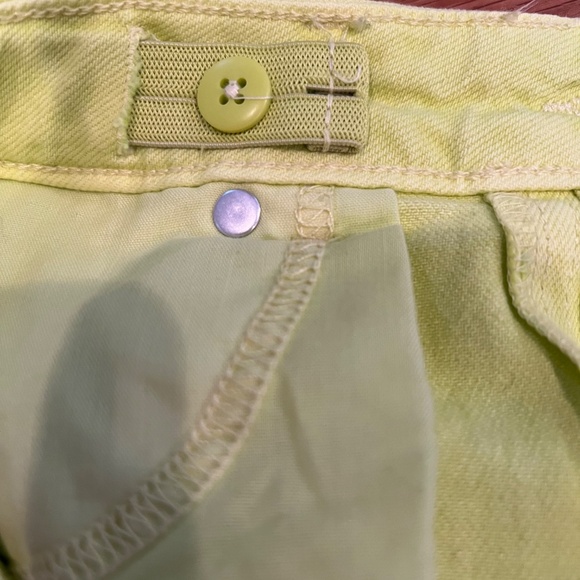 Girls Cat & Jack Neon Green Denim Shorts - Picture 4 of 4